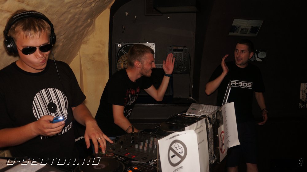 04.08.2012 / Frenchcore Connection /  Minibar